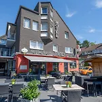 Hotel Triton