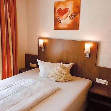 Triton Hotel 3*