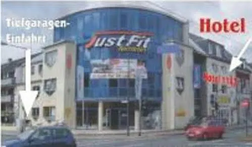 Отель Triton 3*