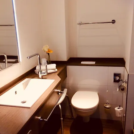 Triton 3* Köln