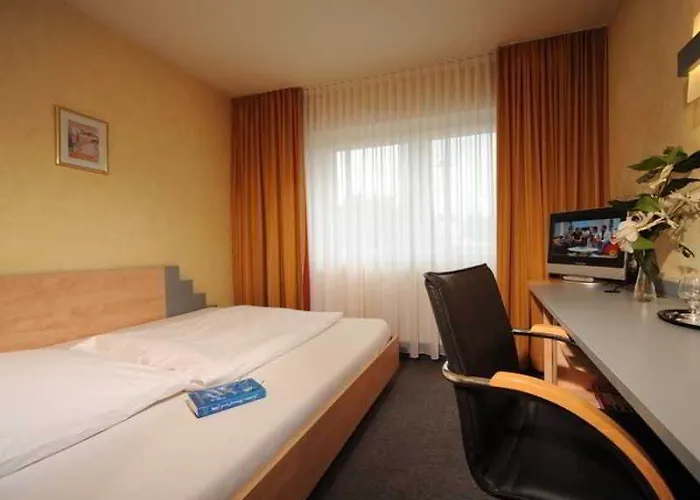 Hotel Triton 3*